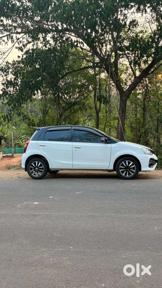 Toyota Etios Liva 2019 Dual Tone