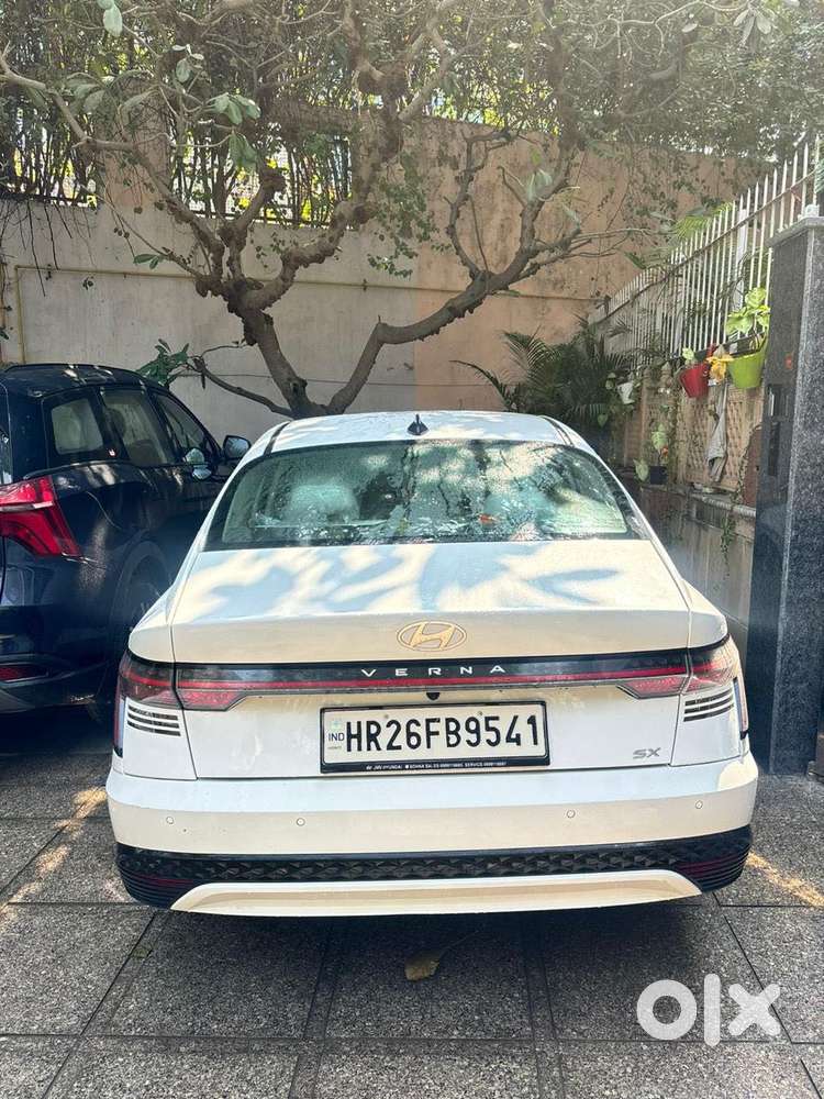 Hyundai Verna 1.5 Sx Vtvt Ivt, 2023, Petrol