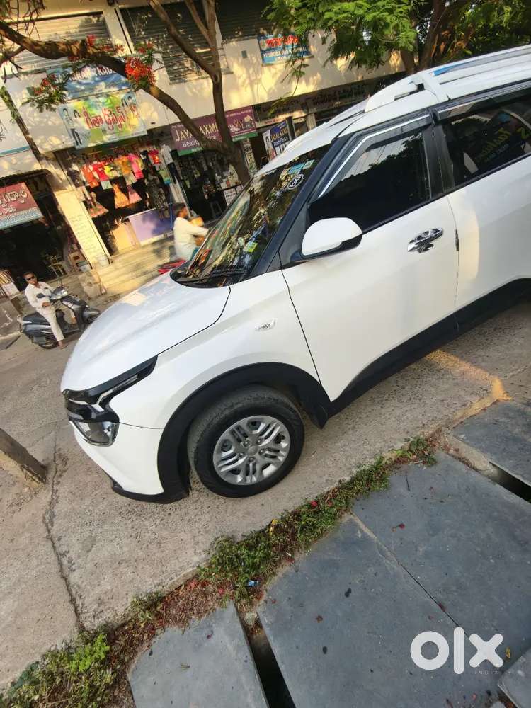 Kia Carens Premium Petrol 2023