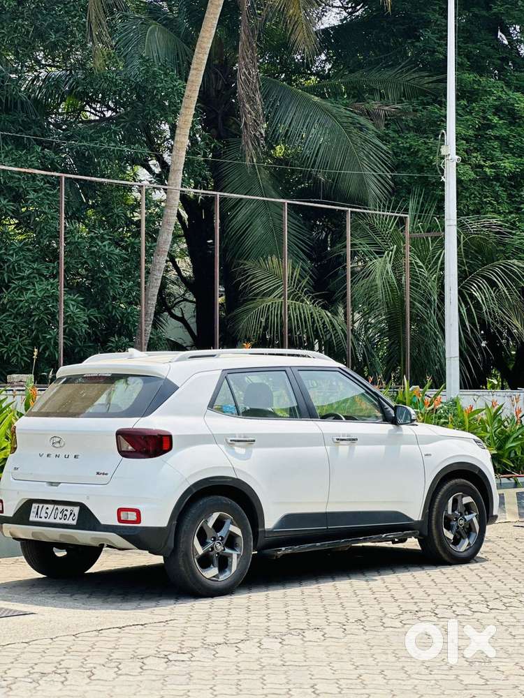 Hyundai Venue 1.0 Sx Turbo Dct, 2019, Petrol