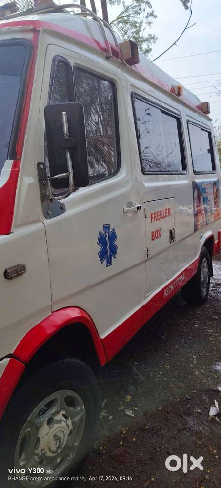 Ambulance Sell Tempo Traveller 2 Windows Ice Box