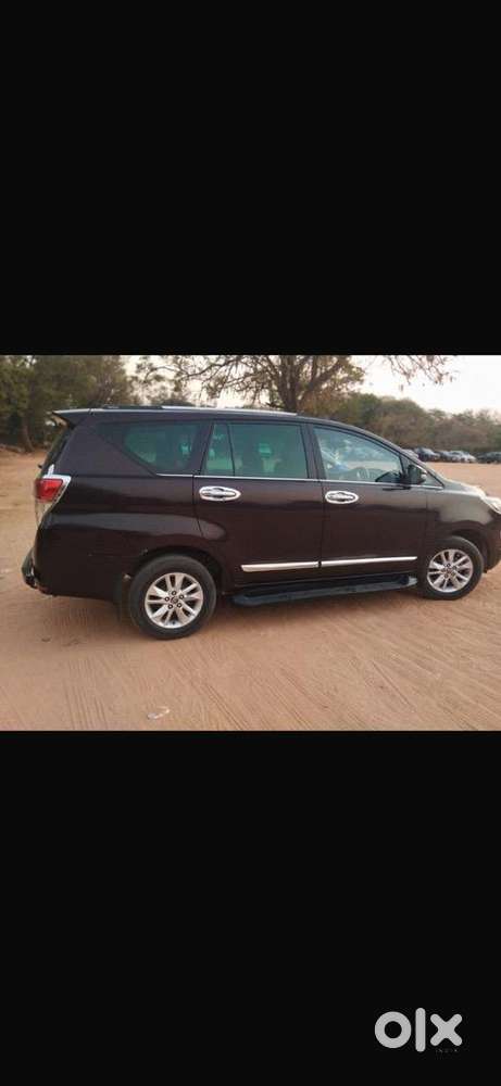 Toyota Innova Crysta 2017 Diesel Well Maintained