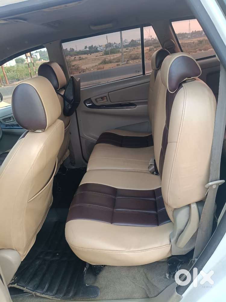 Toyota Innova 2.5 G (diesel) 8 Seater, 2014, Diesel