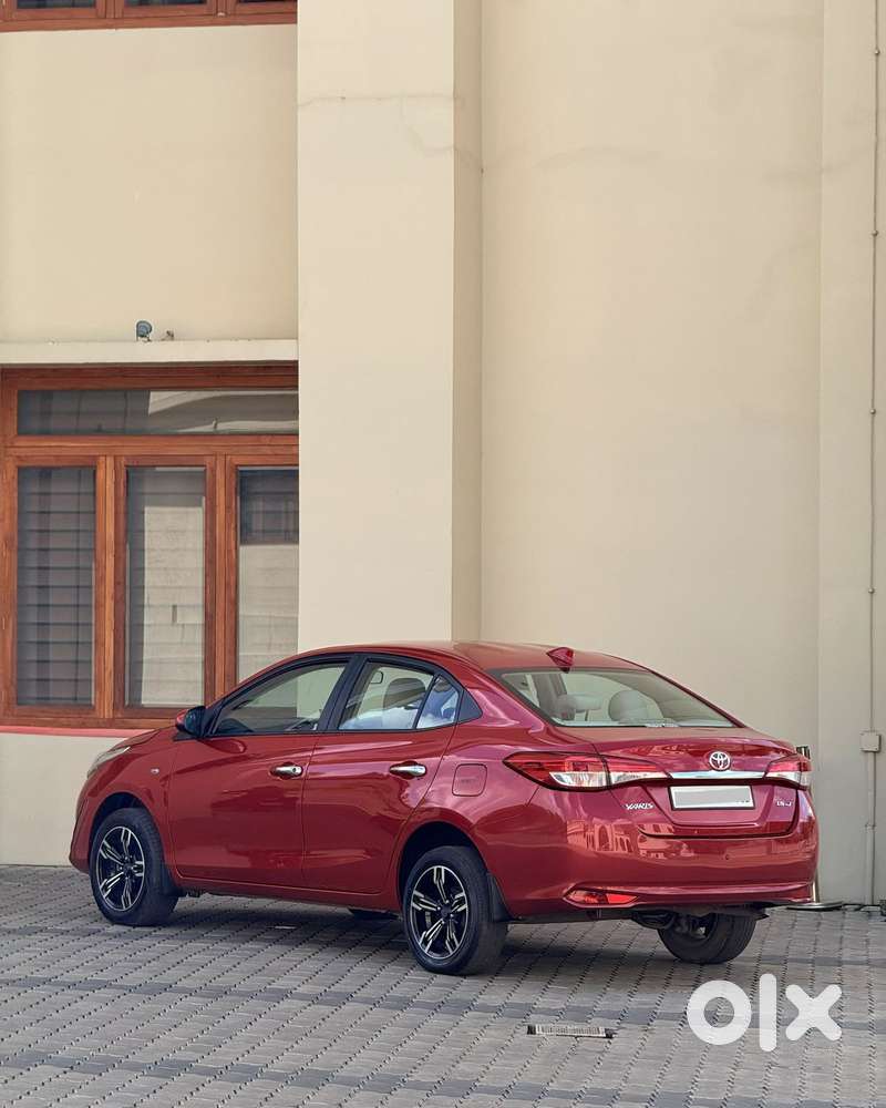 Toyota Yaris J Cvt, 2018, Petrol