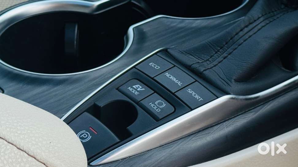 Toyota Camry Hybrid, 2023, Petrol