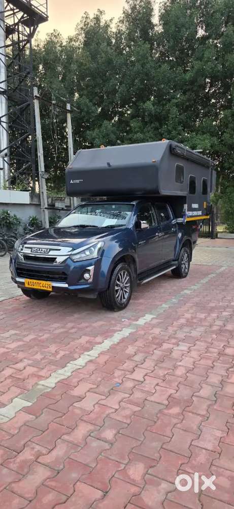 Isuzu V-cross 2025 Diesel 9707 Km Driven