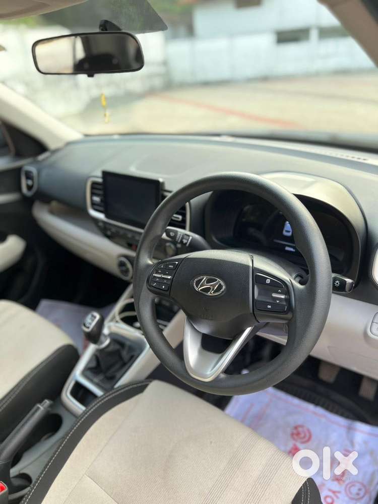 Hyundai Venue 1.0 Sx (o) Turbo Dual Tone, 2024, Petrol
