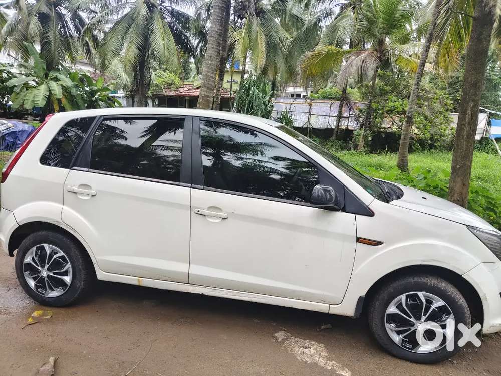 Ford Figo Diesel Zxi 2013