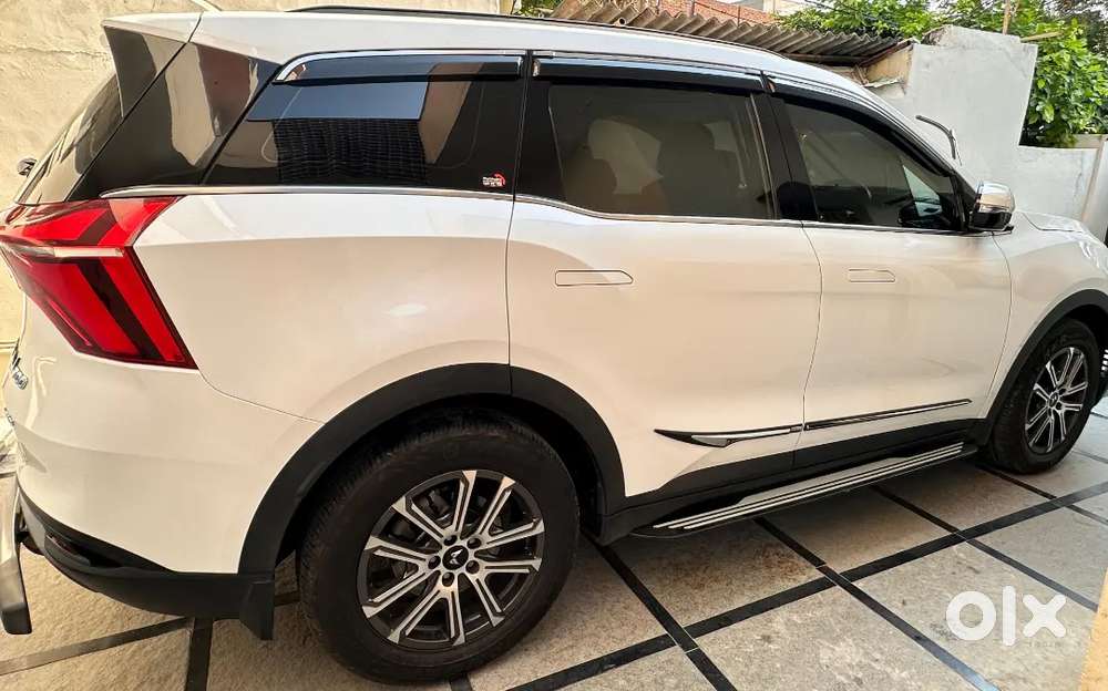 Mahindra Xuv700 2024 Diesel Well Maintained