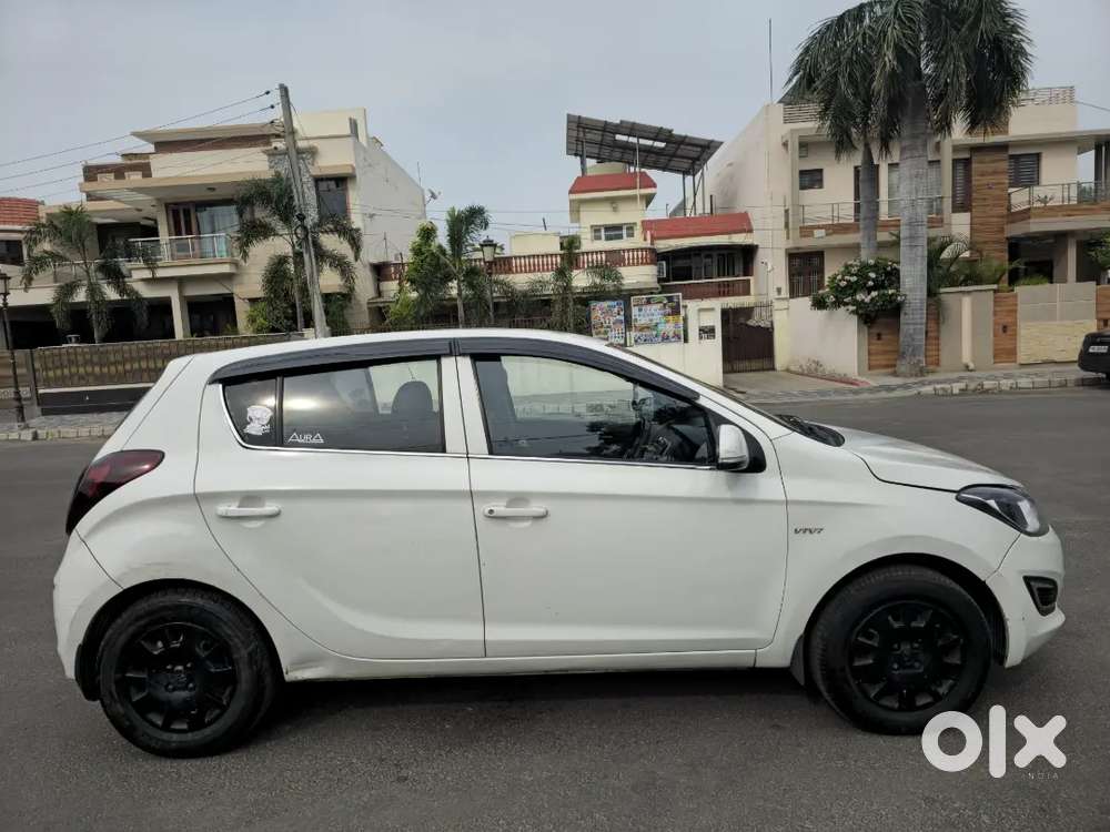Hyundai I20 Petrol 2014  Excellent Condition  New Tyres