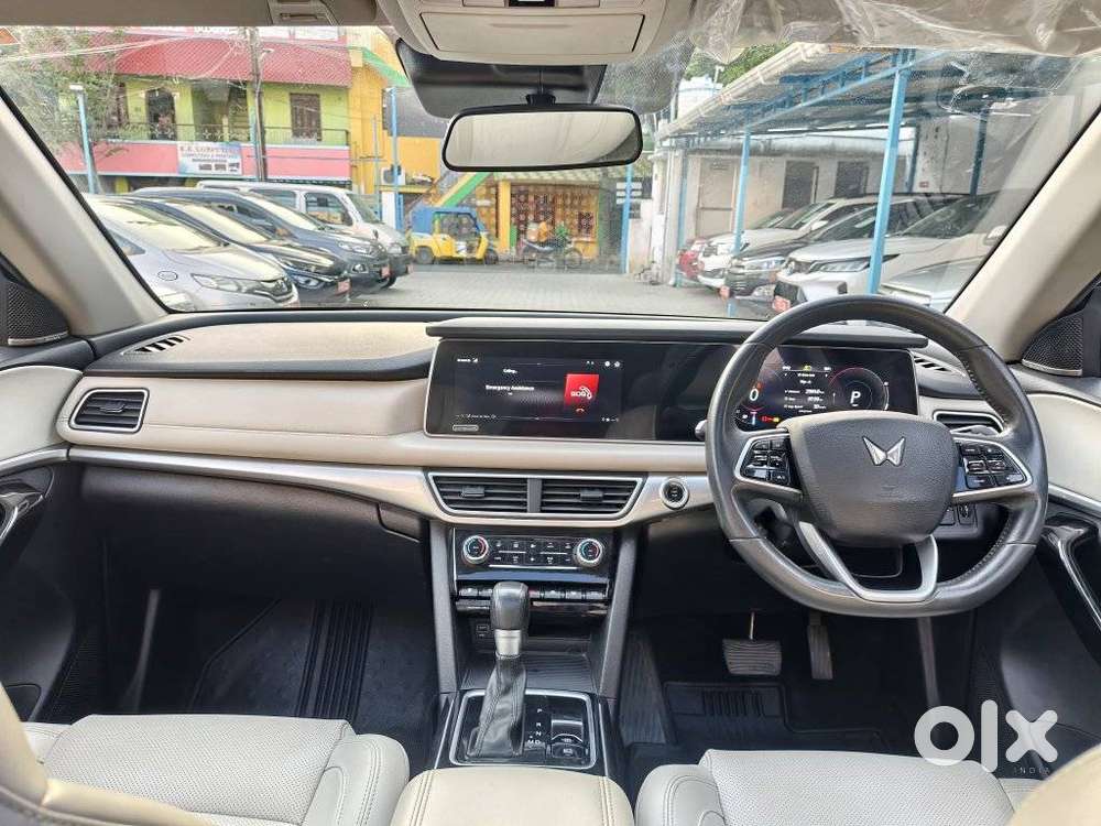 Mahindra Xuv700 2.2 Ax 7 Diesel At Str, 2023, Diesel