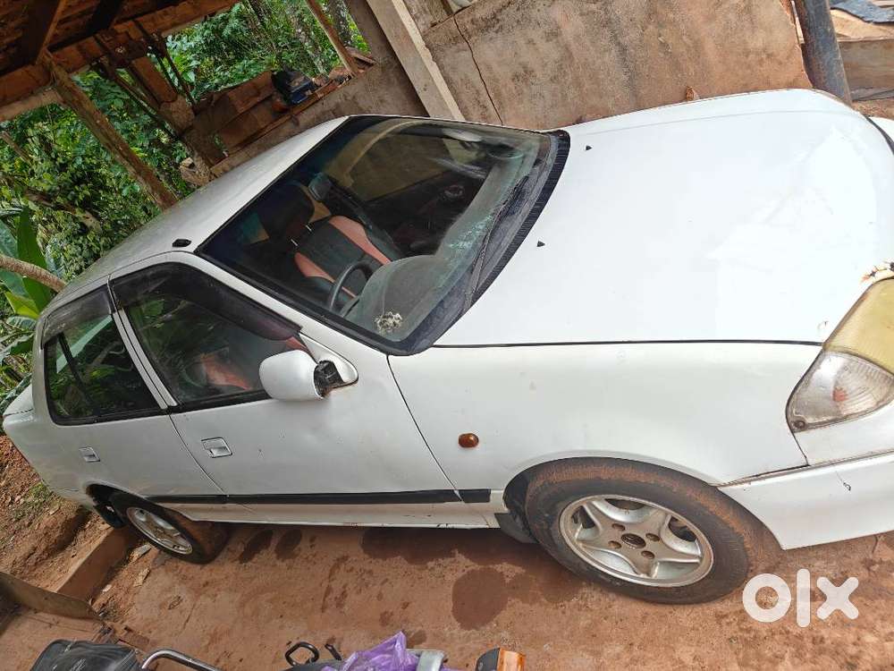 Suzuki Esteem