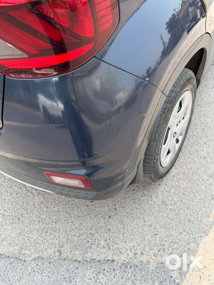 Hyundai Venue 2021 Petrol 59600 Km Driven