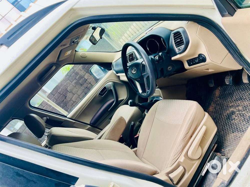 Mahindra Tuv 300 T10 Dual Tone, 2020, Diesel
