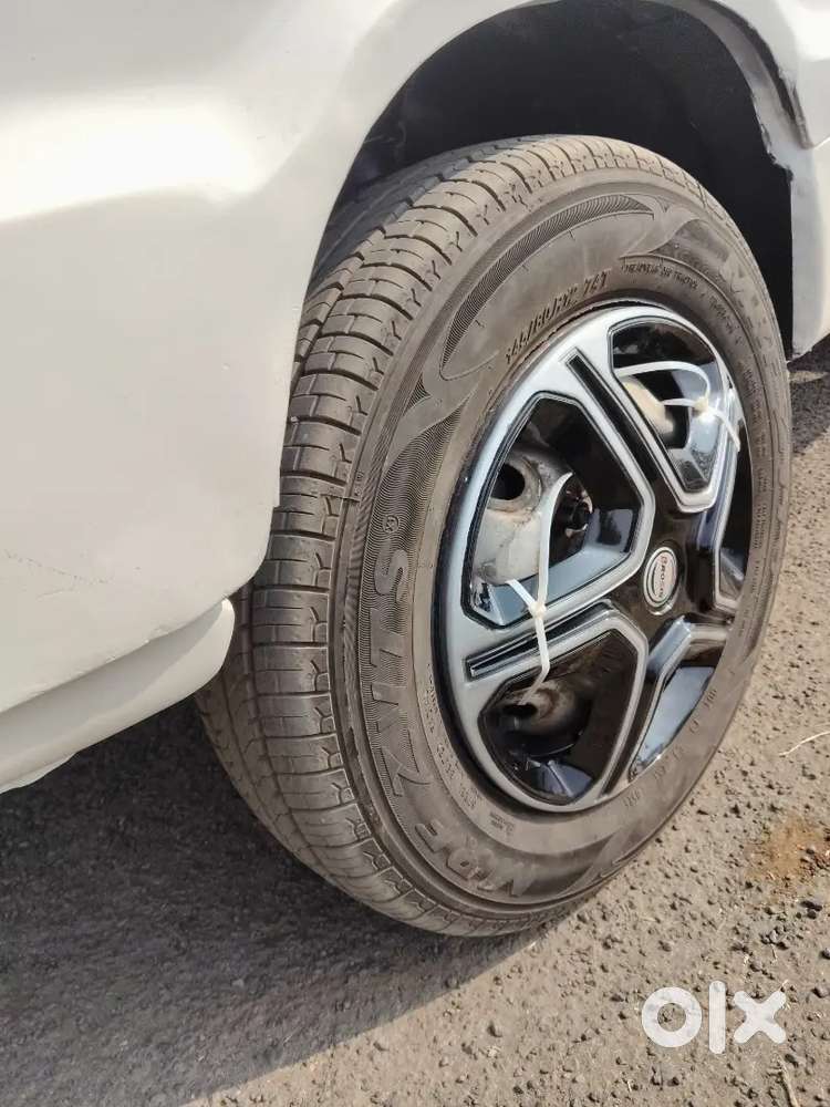 புது பெயிண்டிங் புது டயர் எப்சி இருக்கு