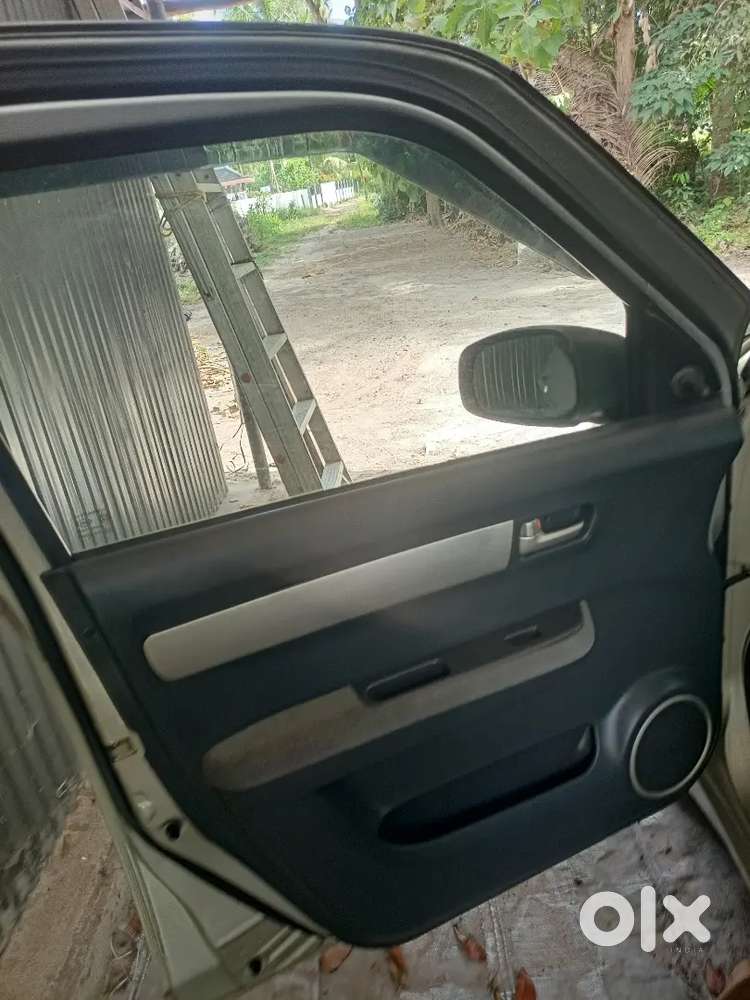 Maruti Suzuki Dzire 2011
