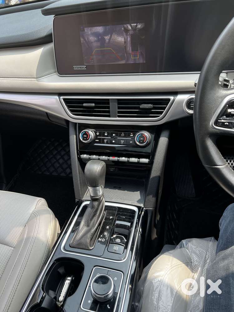 Mahindra Xuv700 2.2 Ax 7 Diesel At Luxury Pack Str, 2022, Diesel