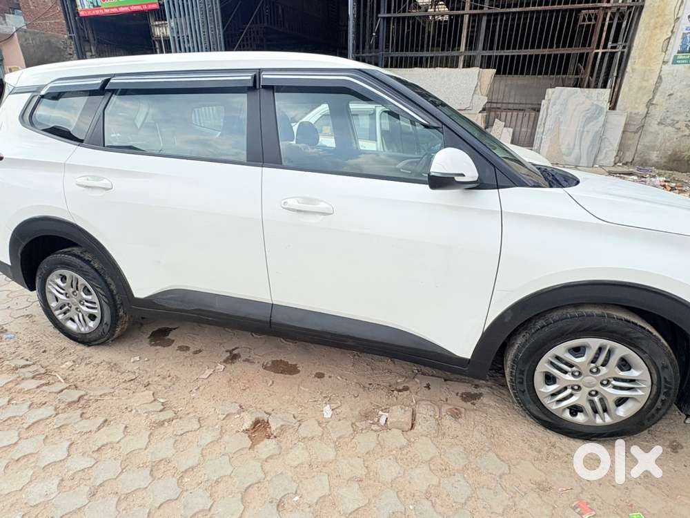 Kia Carens 2025 Petrol