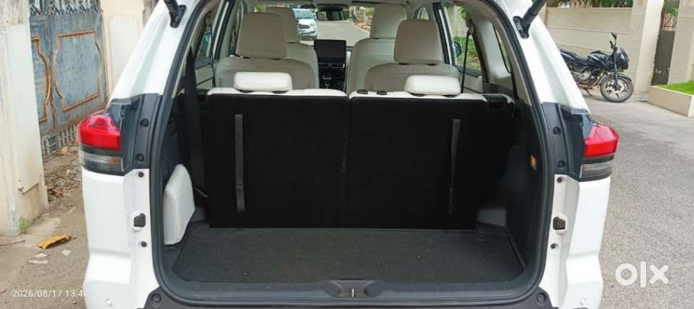 Toyota Innova Hycross 2.0 Zx Hybrid 7 Str, 2023, Petrol