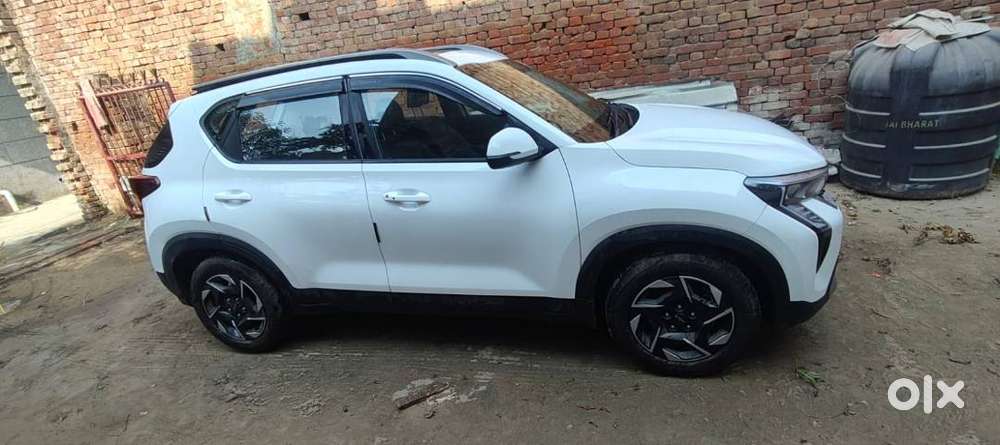 Kia Sonet 2024 Petrol 5500 Km Driven