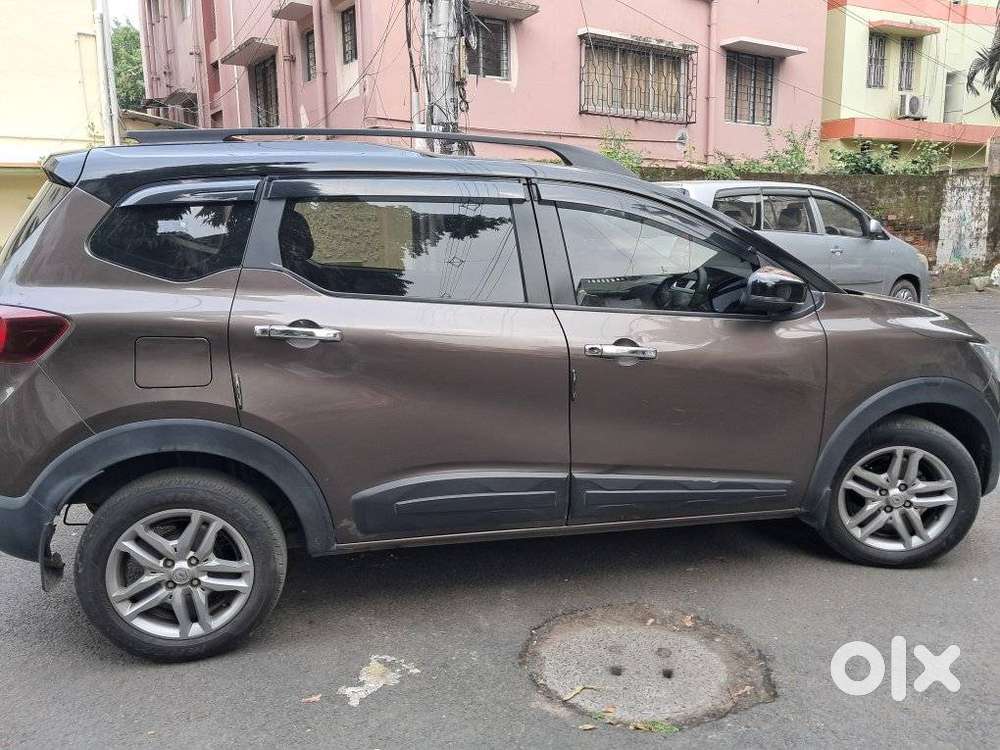 Renault Triber Rxz, 2022, Petrol
