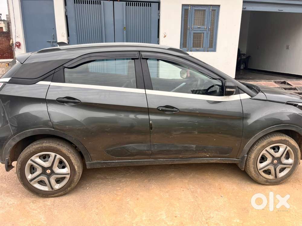 Tata Nexon 2023 Petrol