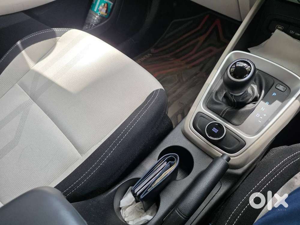 2025 Venue Only 6000kms Driven ( Condition - As Good As New )