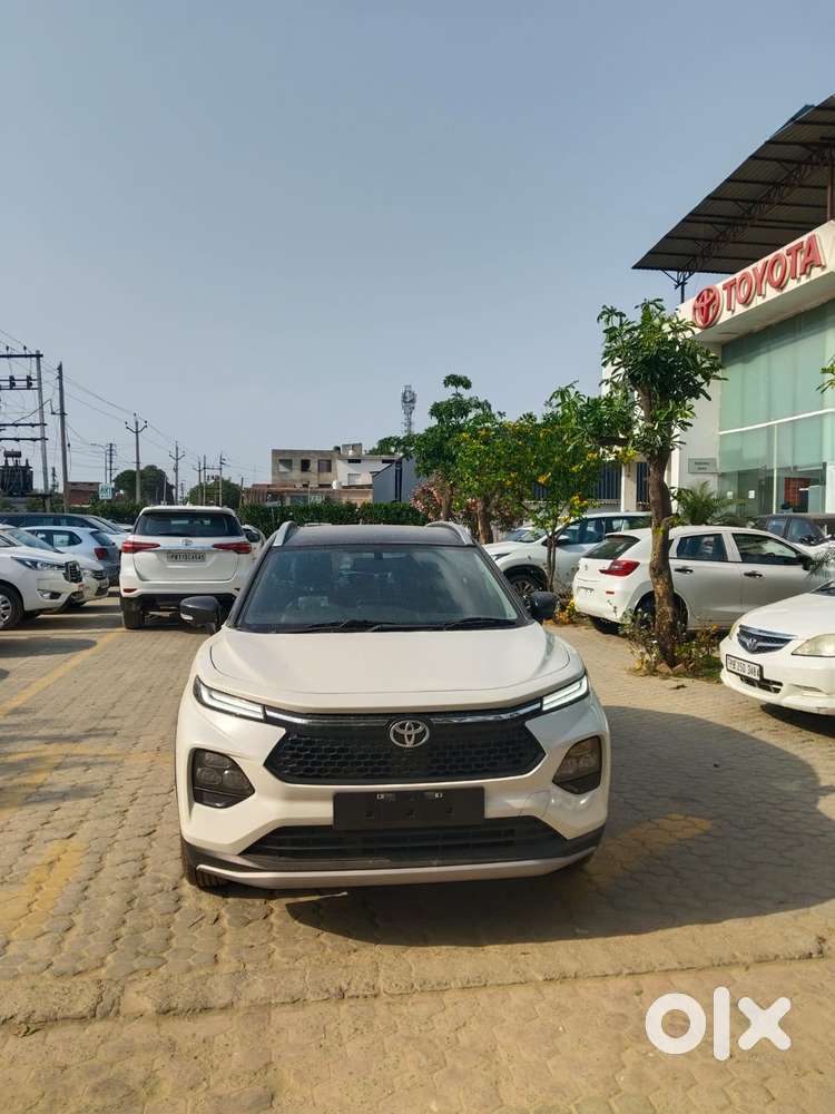 Toyota Urban Cruiser Taisor V 1.0 Petrol Mt Dual Tone, 2025, Petrol