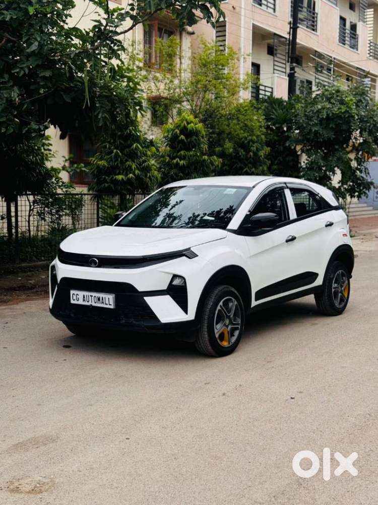 Tata Nexon Smart Plus1.2 Revotron Petrol 5 Mt, 2024, Petrol