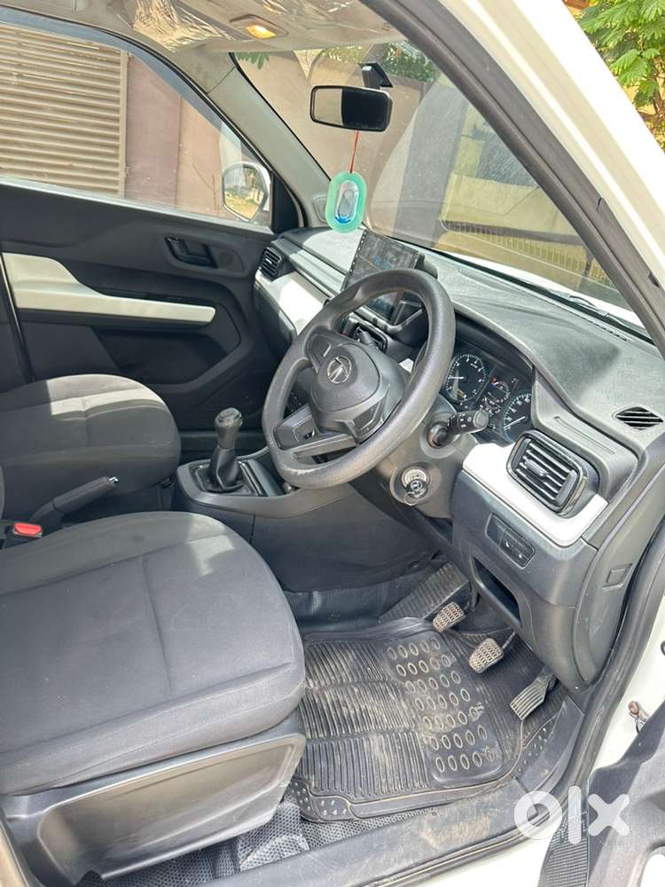 Tata Punch Petrol 2323
