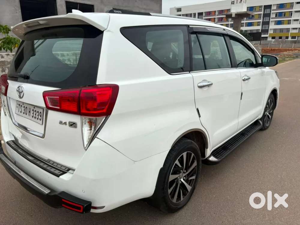 Toyota Innova Crysta 2.7 Zx At, 2022, Petrol