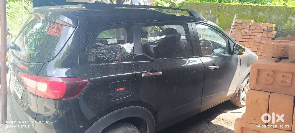 Renault Triber 1.0 Rxz 2024 Model