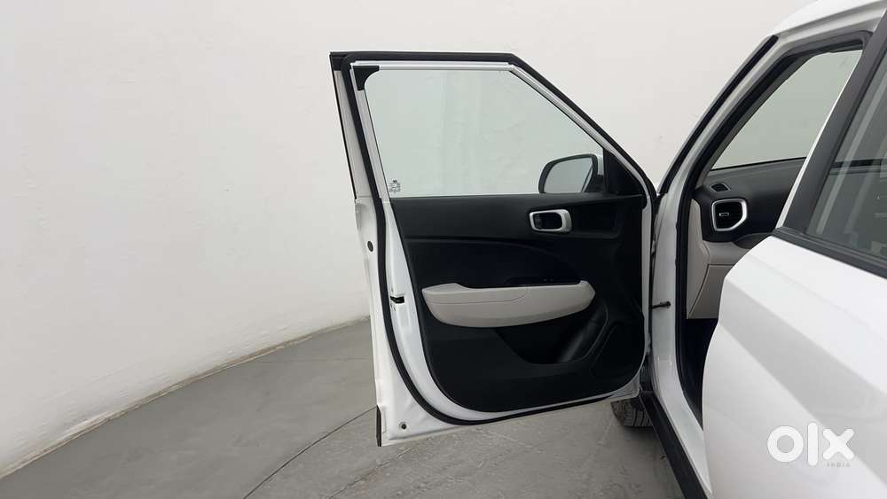 Hyundai Venue 1.2 S (o), 2023, Petrol