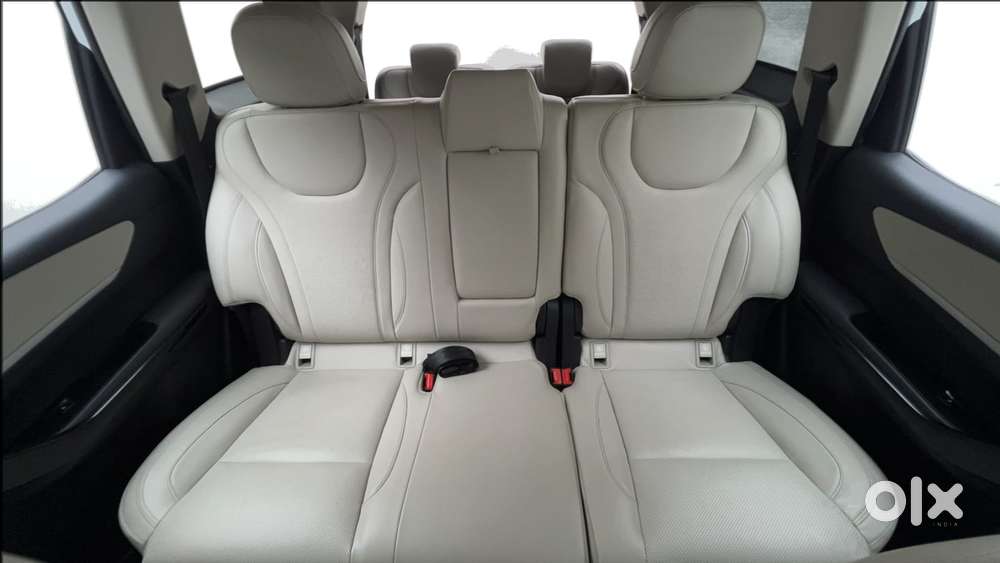 Mahindra Xuv700 2.0 Ax 7 Petrol At Str, 2024, Petrol