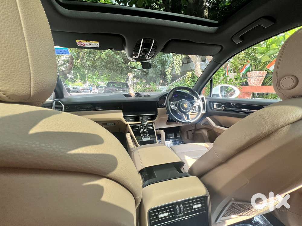 Porsche Cayenne Platinum Edition, 2022, Petrol