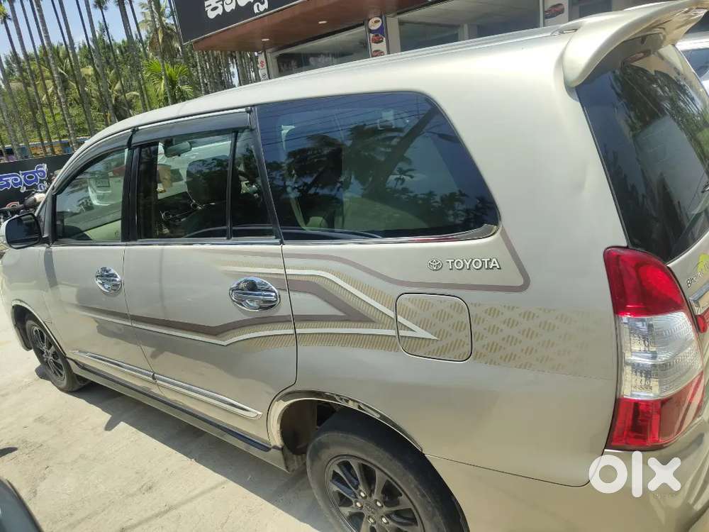 Toyota Innova 2014 Diesel 216000 Km Driven