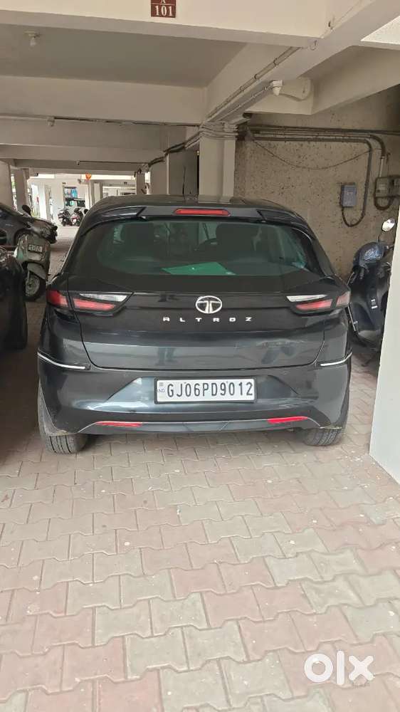Tata Altroz Petrol