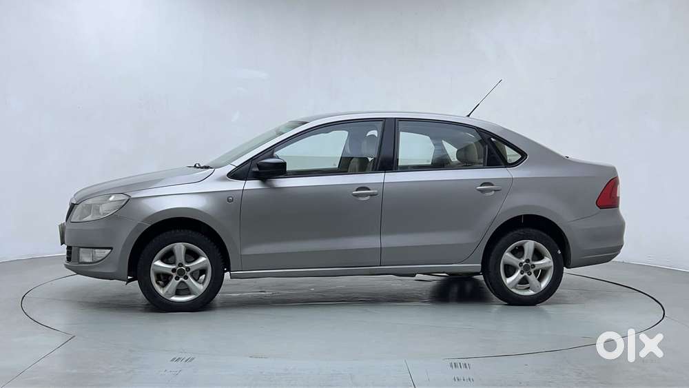 Skoda Rapid 1.6 Mpi Elegance, 2014, Petrol