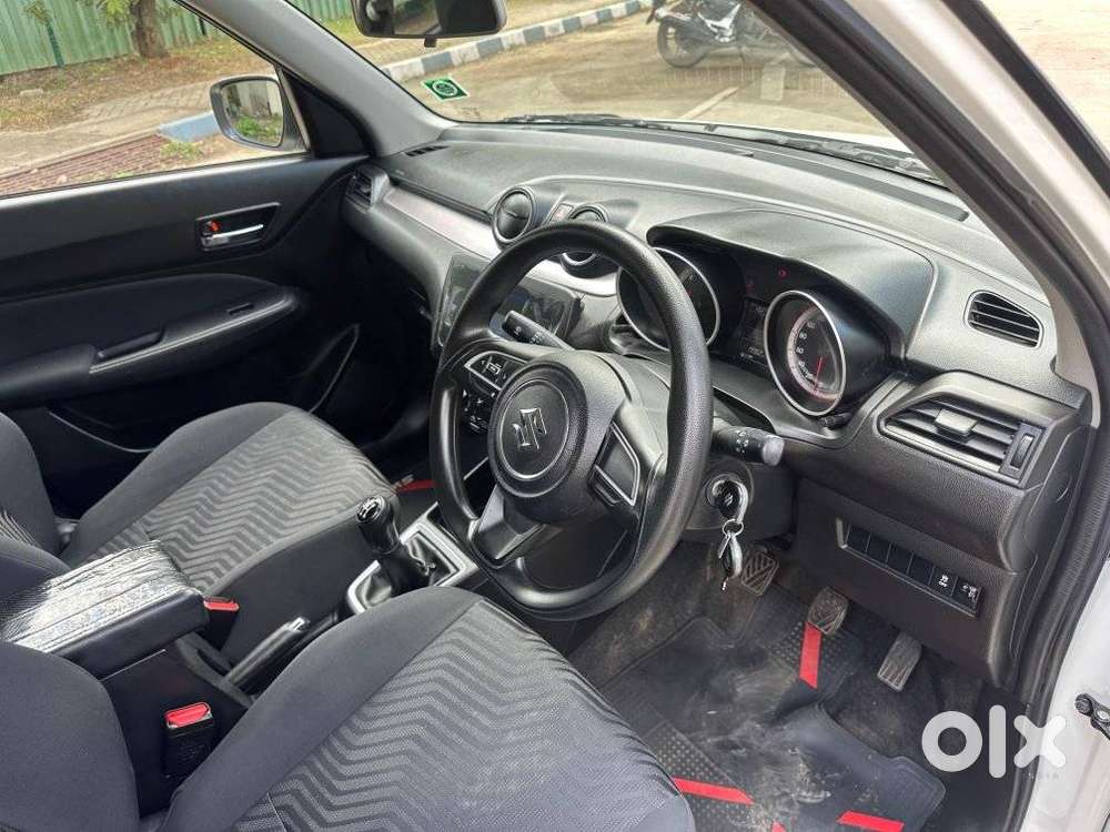 Maruti Suzuki New-gen Swift Vxi, 2024, Petrol