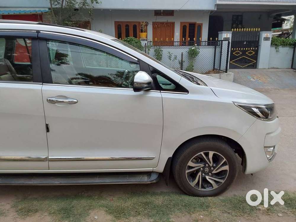 Toyota Innova Crysta 2.4 V 8 Str, 2023, Diesel