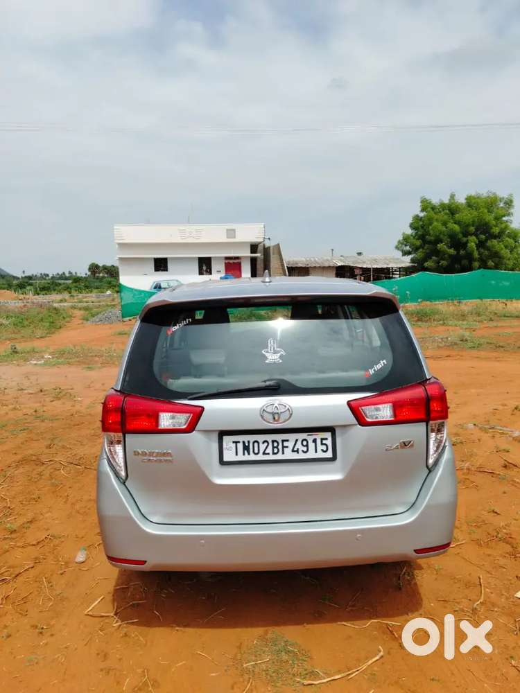 Toyota Innova Crysta 2.4 V 2016