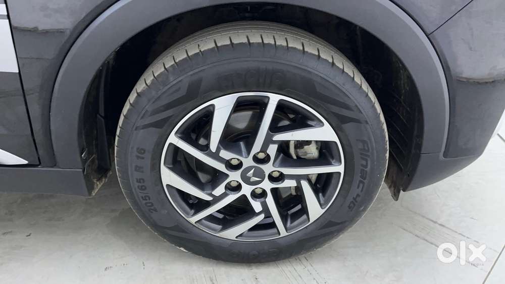 Mahindra Xuv300 W8 Option, 2023, Petrol