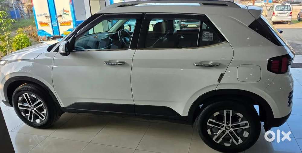 Hyundai Venue 1.0 Sx (o) Turbo Dct, 2023, Petrol