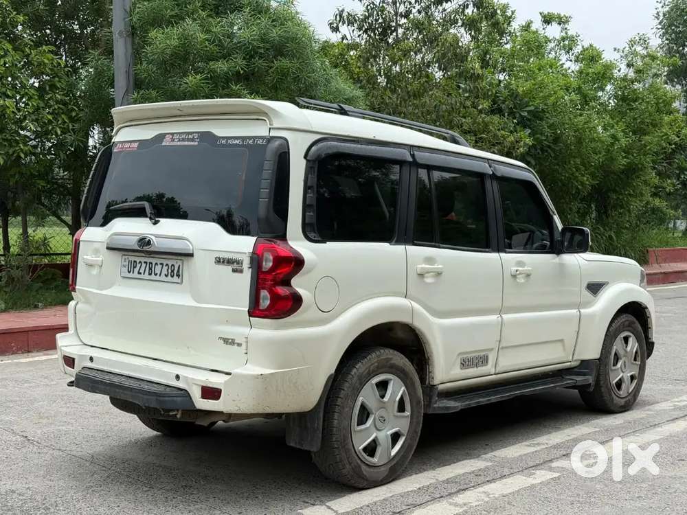 Mahindra Scorpio Classic 2022 Petrol Manual