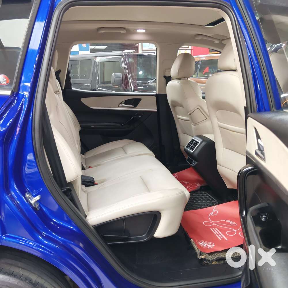 Mahindra Xuv700 Ax7 Awd, 2023, Petrol