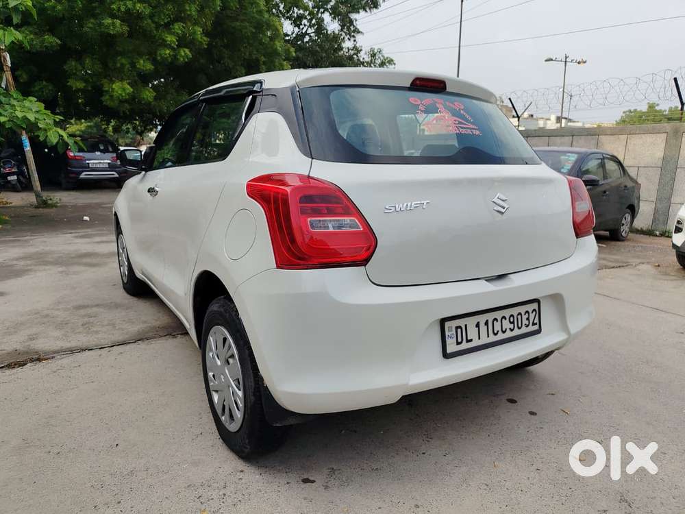 Maruti Suzuki Swift Vxi + Manual, 2022, Petrol