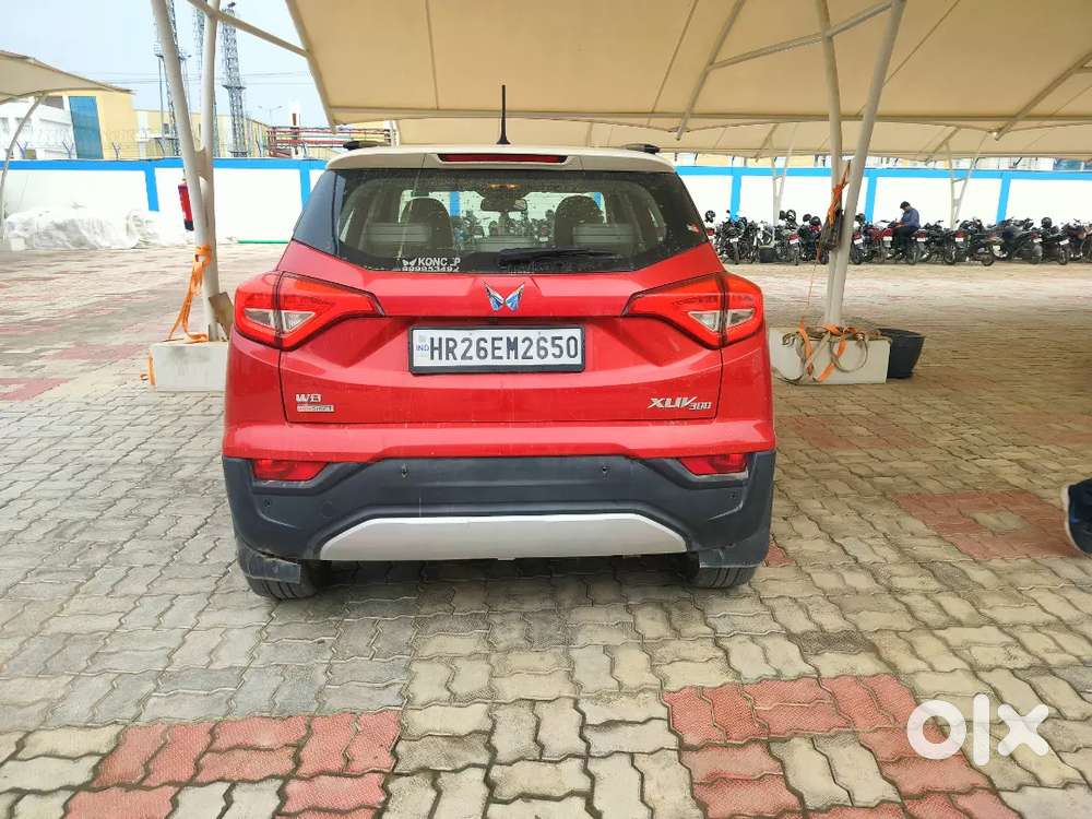 Mahindra Xuv300 2021 Variant With Sun Roof