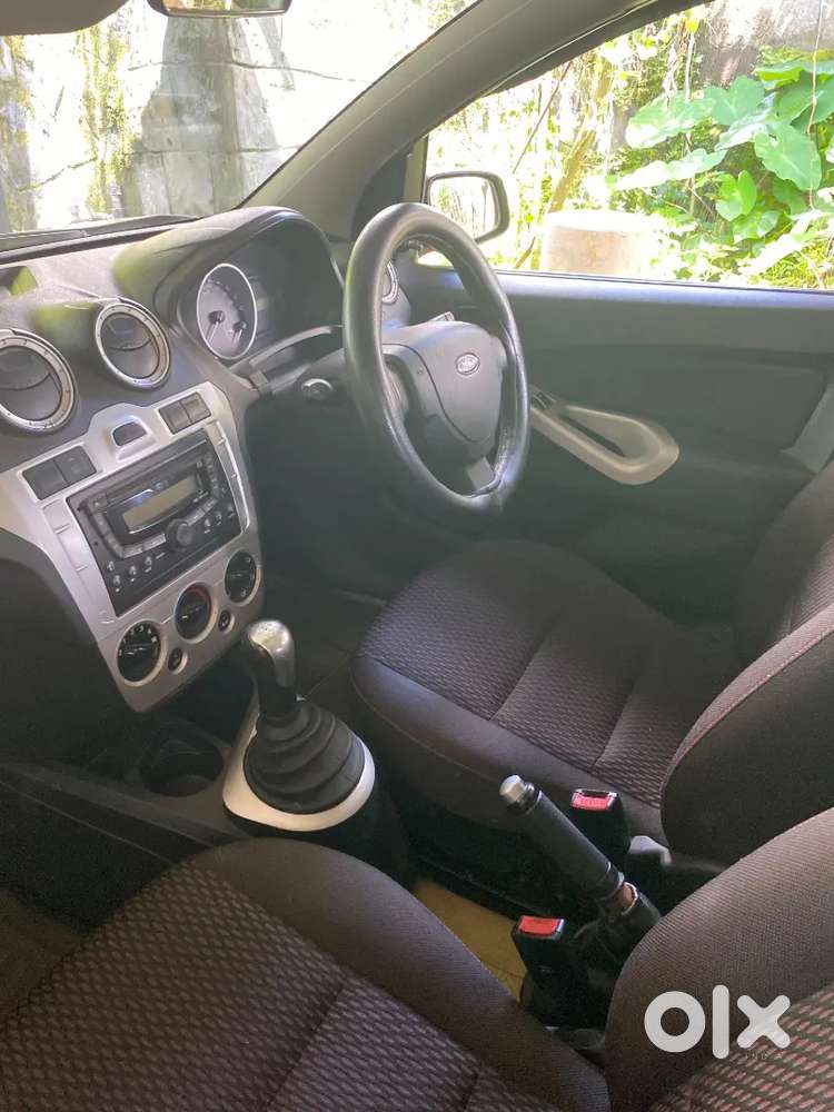 Ford Figo 2014 Petrol 60800 Km Driven