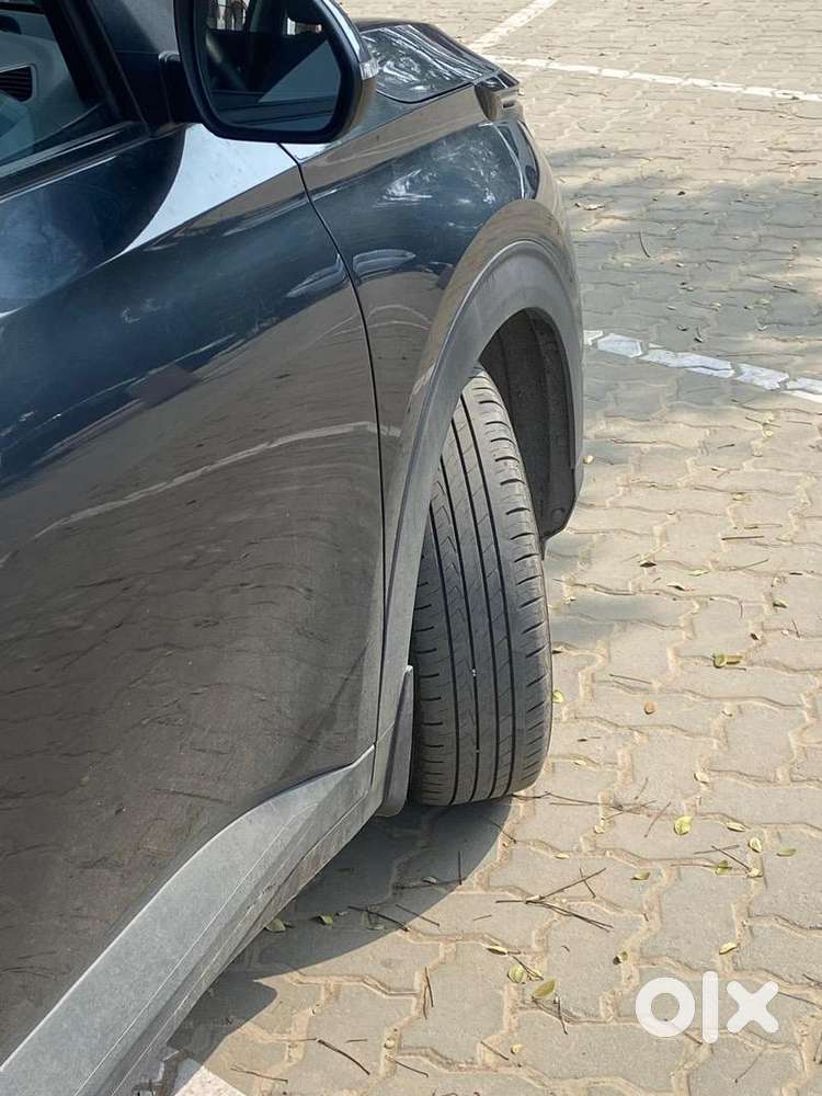 Kia Carens 2024 Petrol Well Maintained