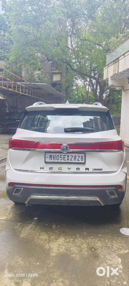 Mg Hector Plus 2023 Petrol Sharp